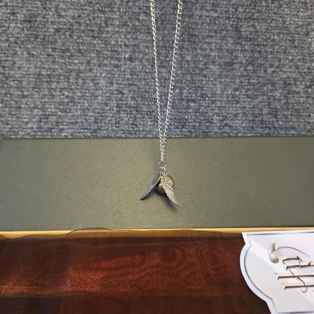 Warner Bros Harry Potter Noble Collection Wand Box Snitch Necklace Set